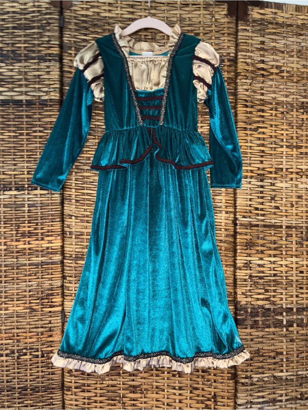 Girls MEDIEVAL Princess Costume.  Size 5-7.